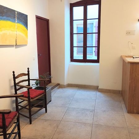 Les Studios De St Guilhem Сен-Гийём-ле-Дезер Экстерьер фото