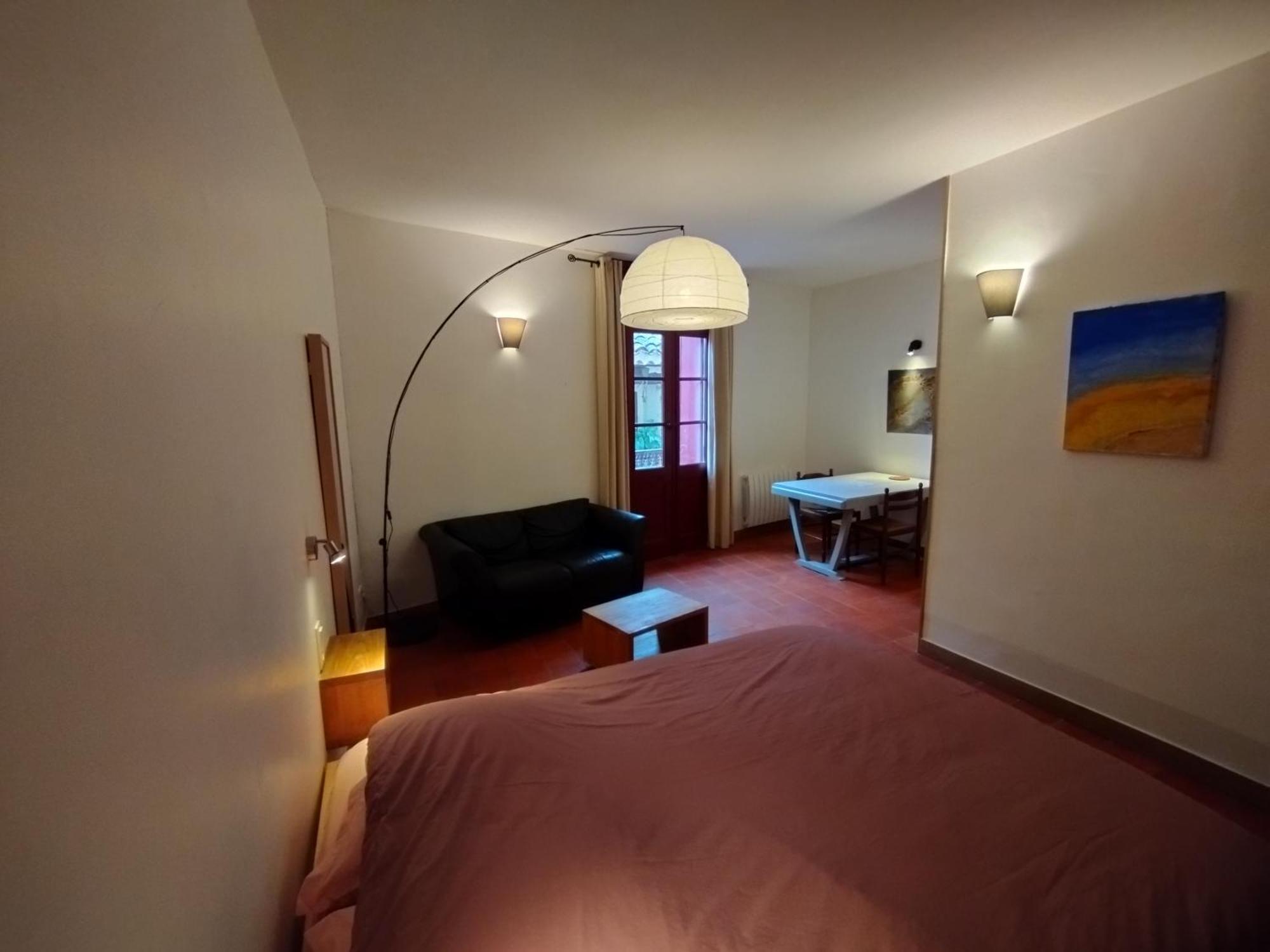 Les Studios De St Guilhem Сен-Гийём-ле-Дезер Экстерьер фото