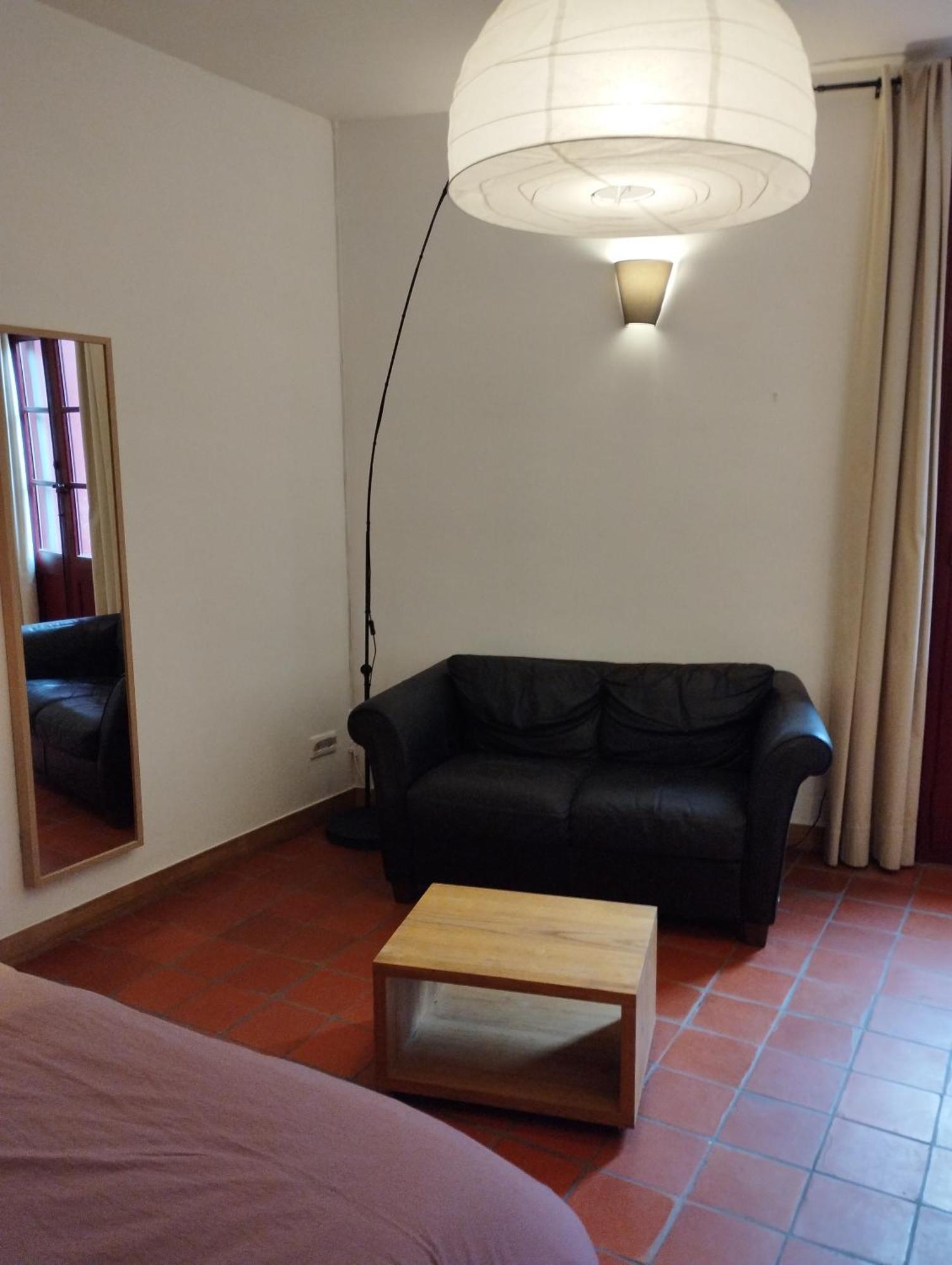 Les Studios De St Guilhem Сен-Гийём-ле-Дезер Экстерьер фото