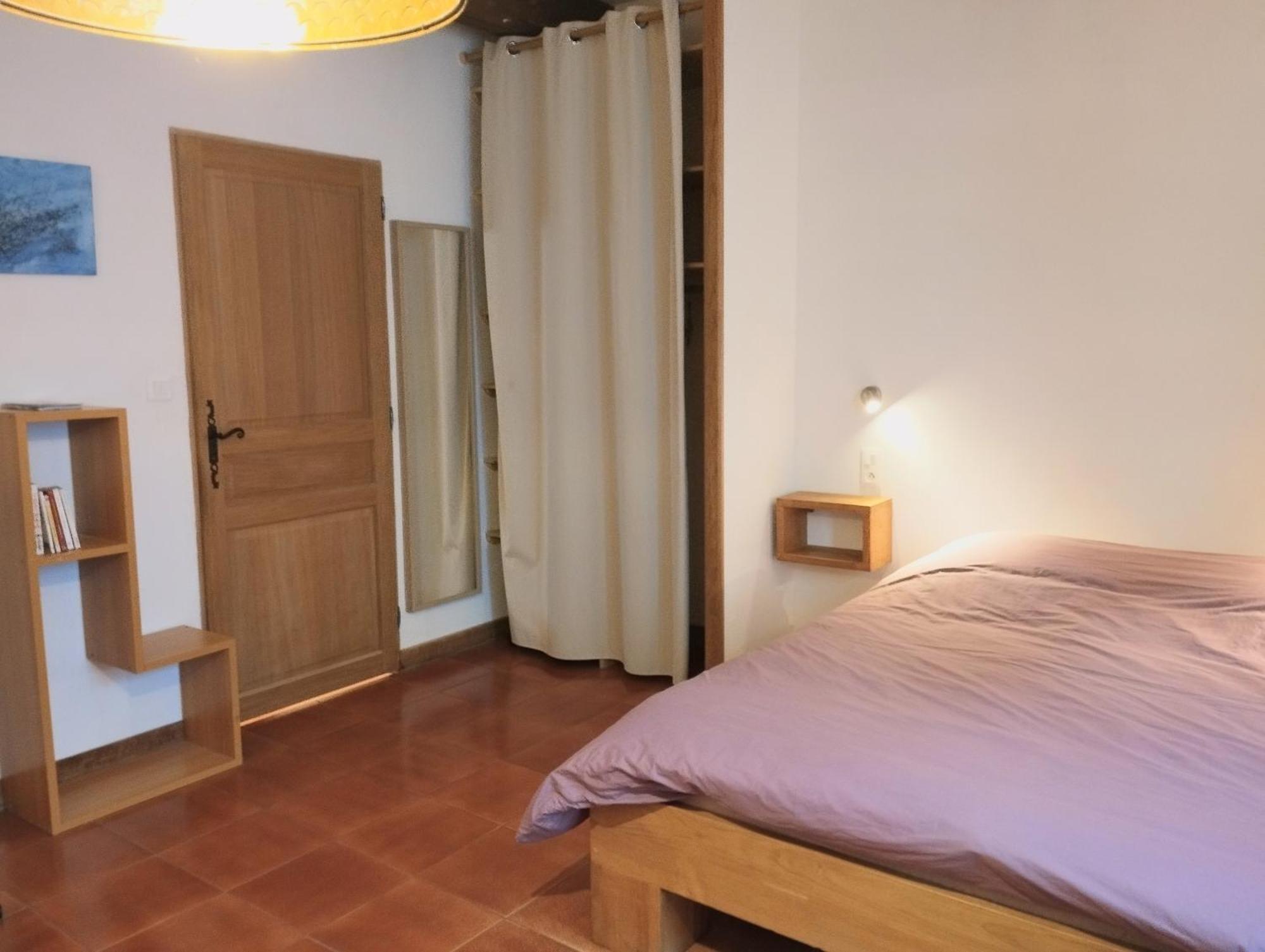 Les Studios De St Guilhem Сен-Гийём-ле-Дезер Экстерьер фото